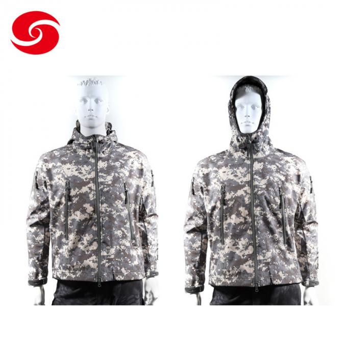 Het militaire Digitale Jasje van Camouflagesoftshell